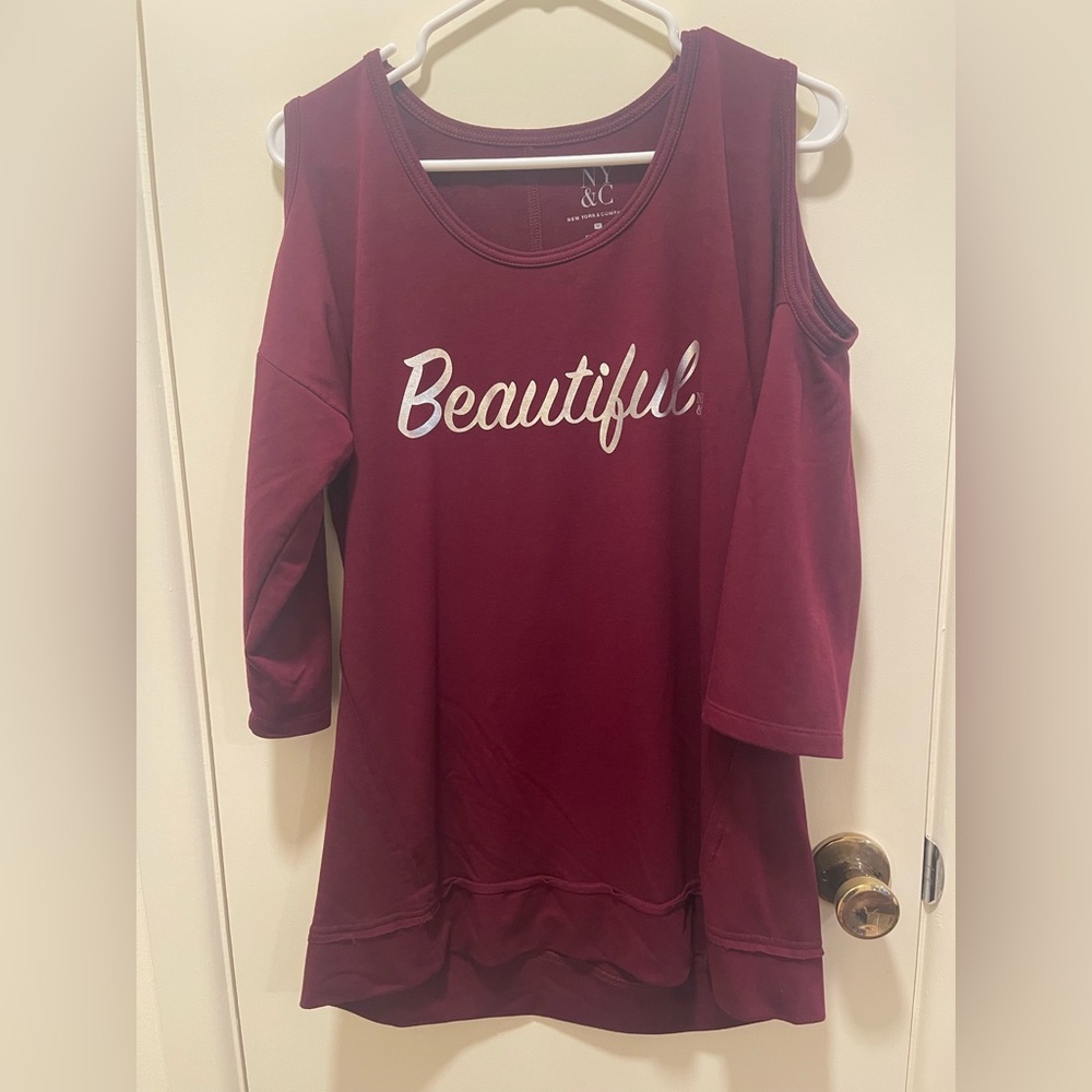 New York & Company Maroon cold shoulder Textured Top